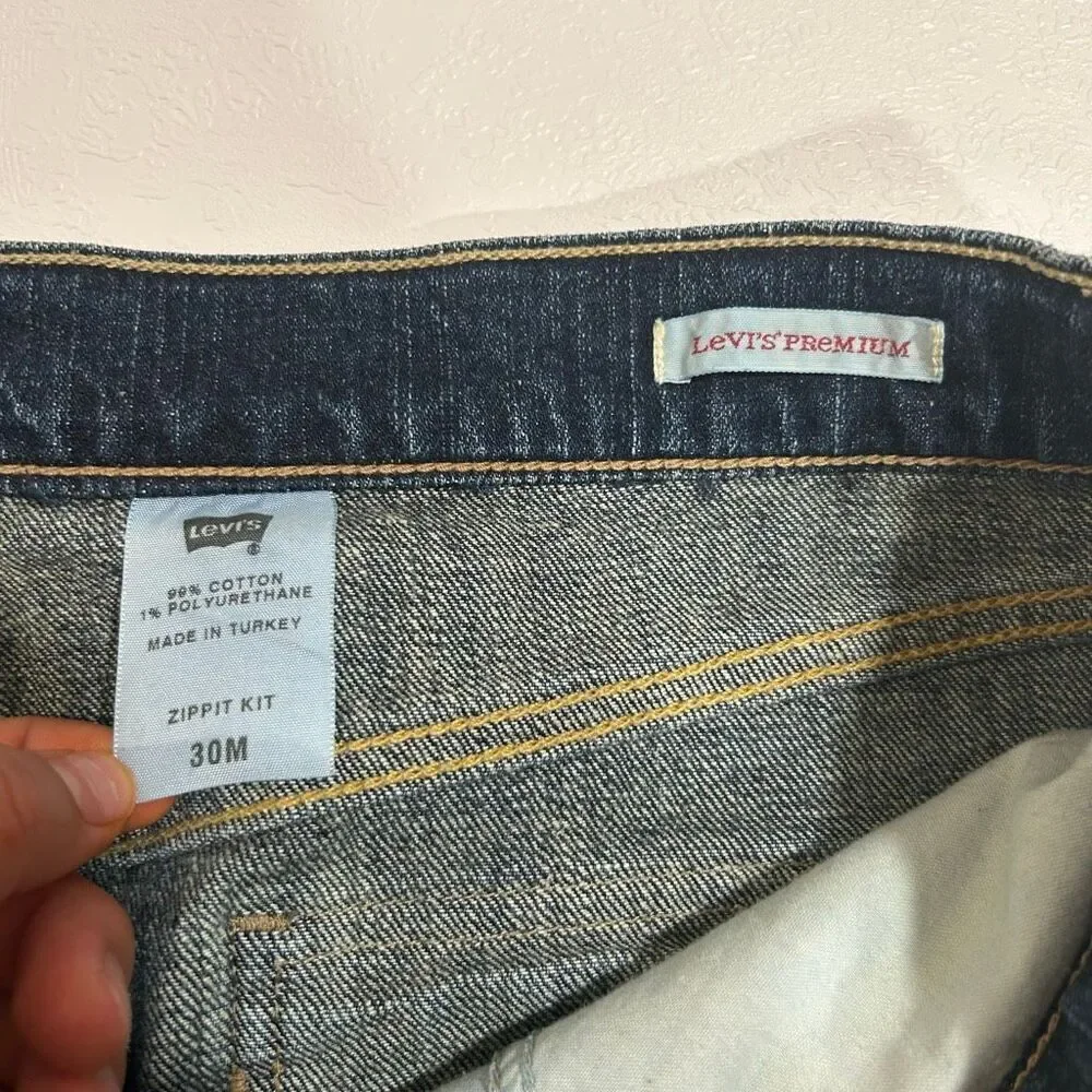 Levi’s Premium Zippit Kit Denim Skirt Dark Wash Size 30